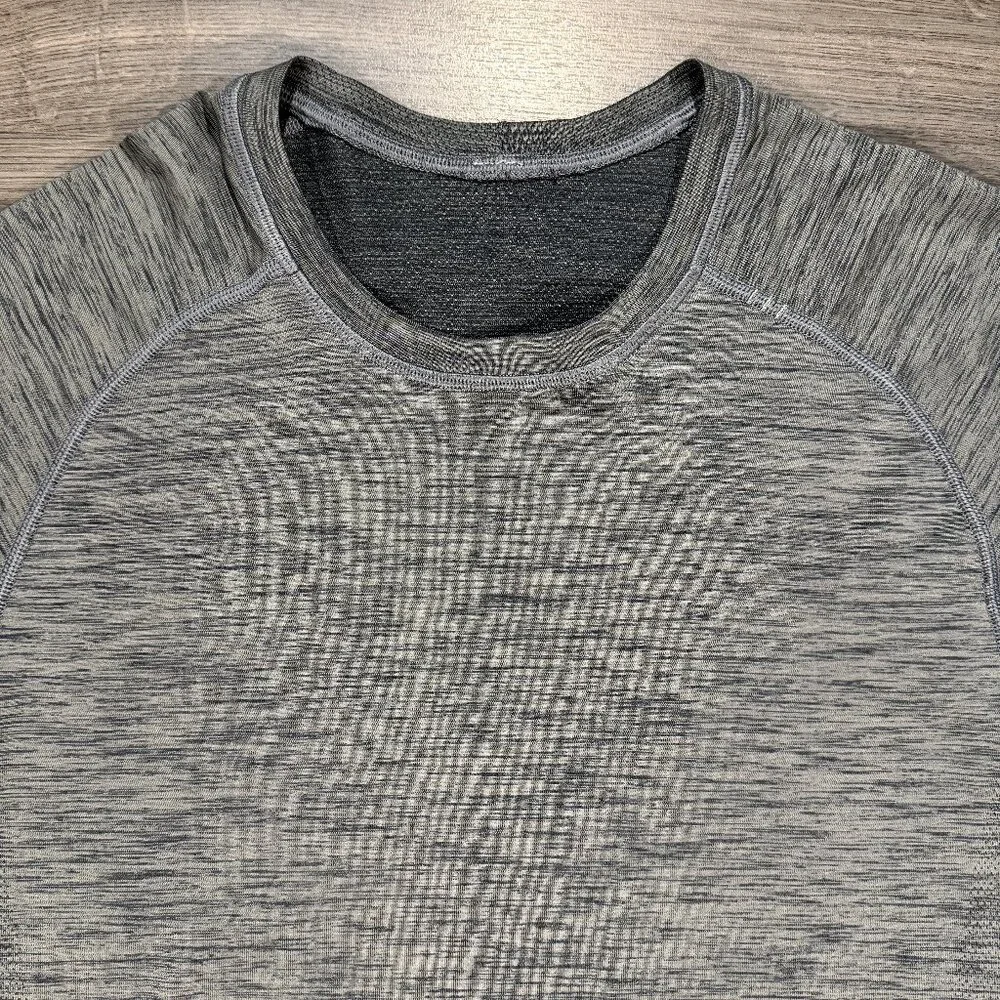 Lululemon Men's Metal Vent Tech Long Sleeve - Grey - Picture 2 of 7